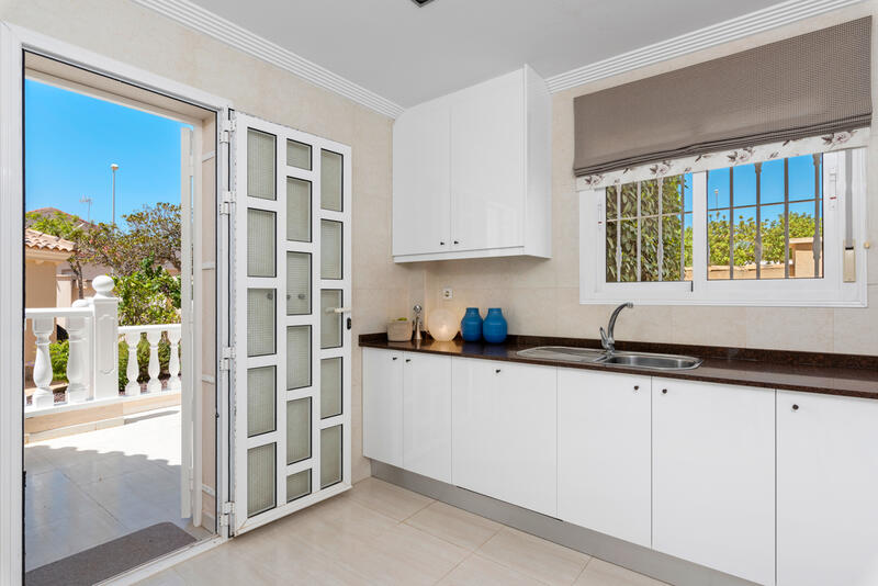 4 Cuarto Villa en venta