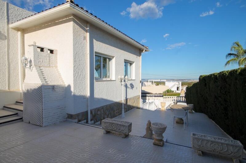 3 спальная комната вилла продается