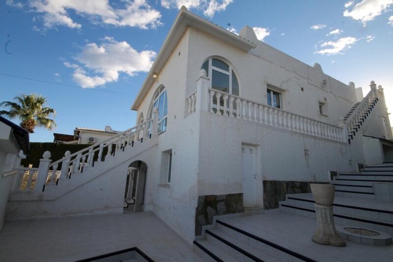 3 спальная комната вилла продается