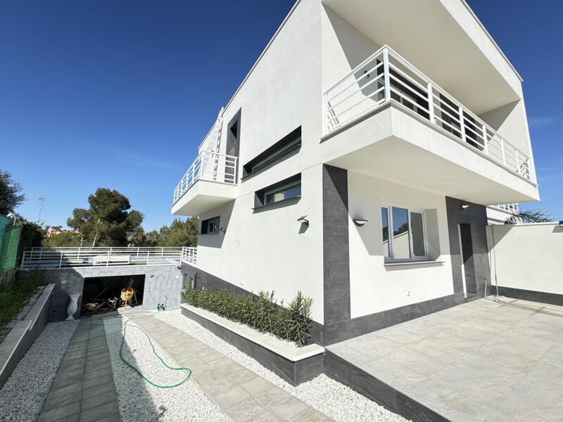 4 Cuarto Villa en venta