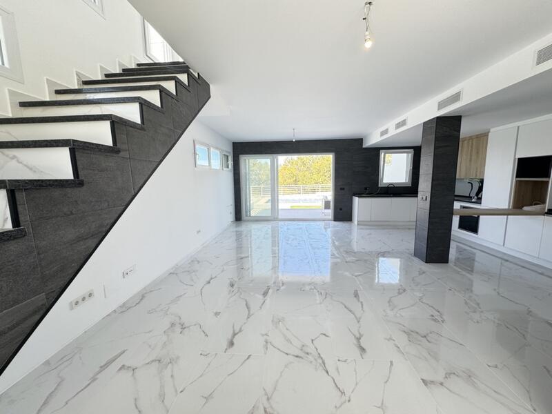 4 Cuarto Villa en venta