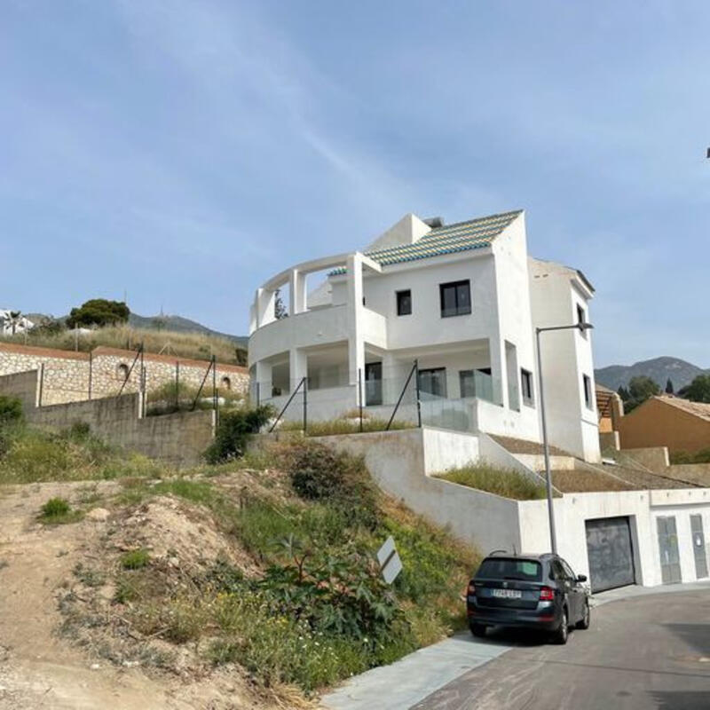 Villa for sale in Benalmadena, Málaga