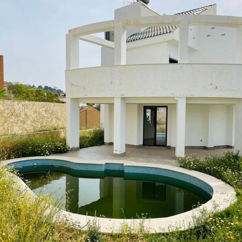 5 bedroom Villa for sale