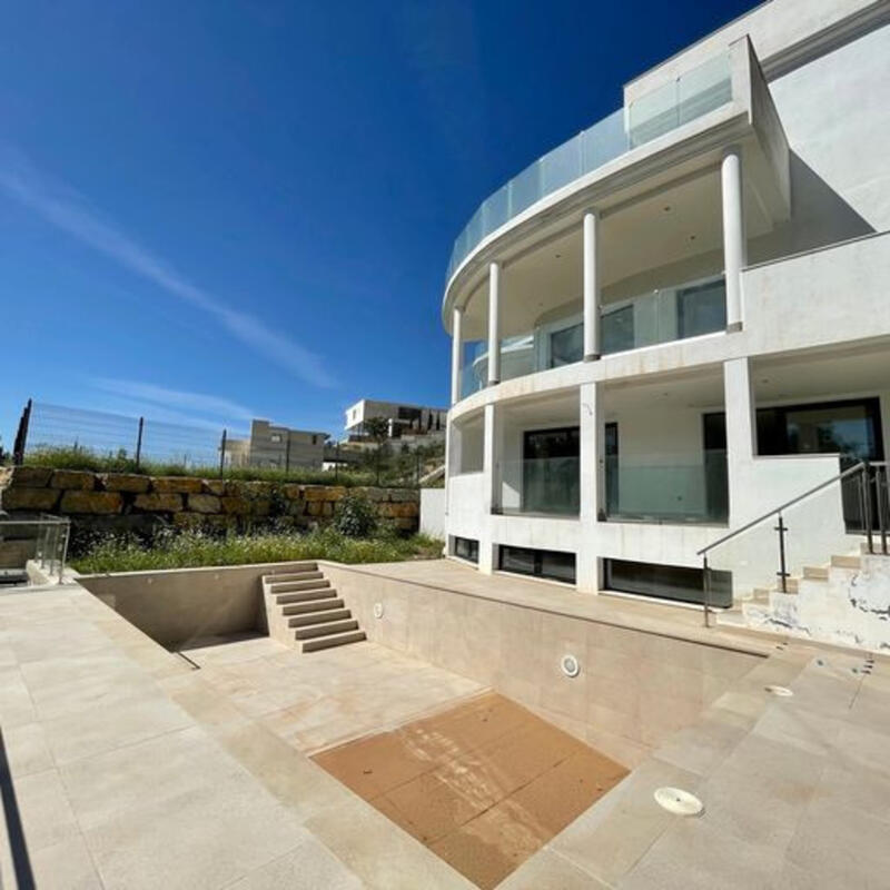5 bedroom Villa for sale