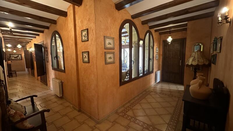 4 bedroom Villa for sale