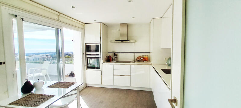 3 bedroom Apartment for sale
