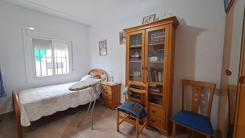 3 slaapkamer Gezinswoning Te koop