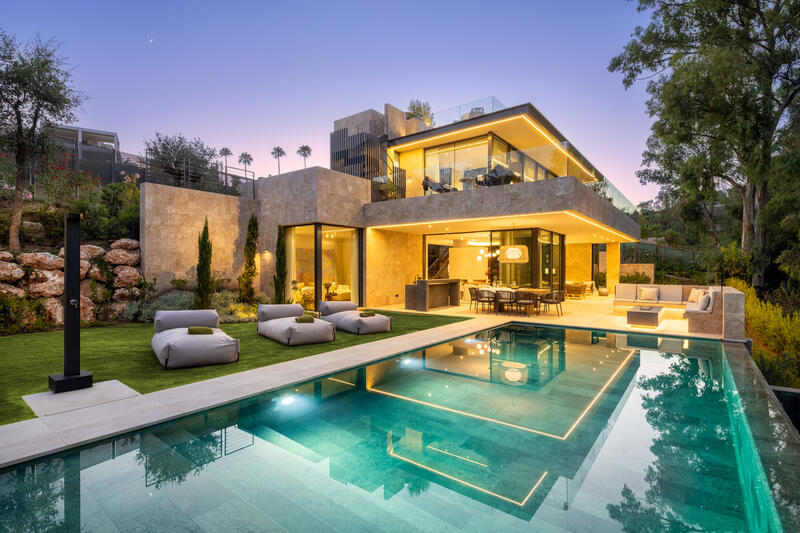 6 bedroom Villa for sale