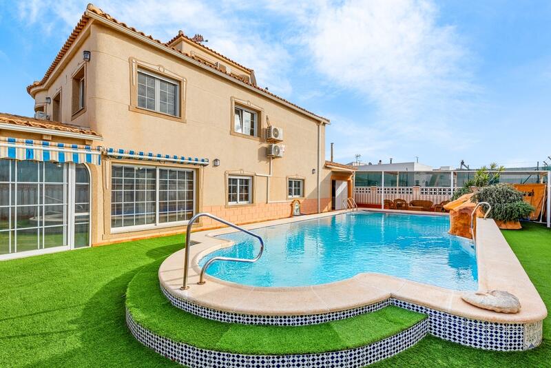 Herregård til salgs i Torrevieja, Alicante