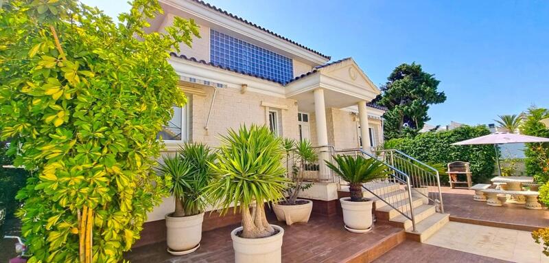 5 Schlafzimmer Villa zu verkaufen
