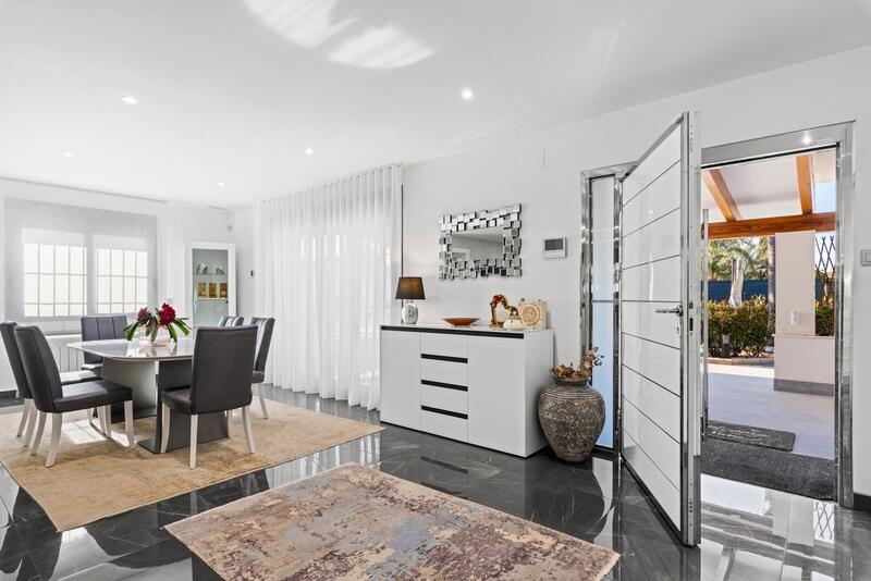 5 bedroom Villa for sale