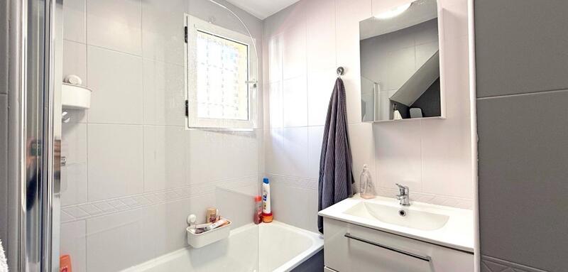 4 slaapkamer Gezinswoning Te koop