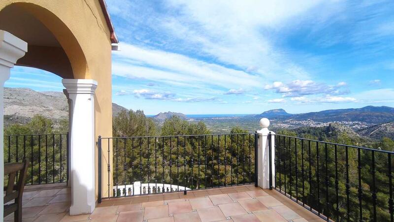 Villa til salg i La Vall de Laguar, Alicante