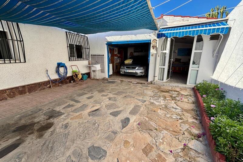 4 Cuarto Villa en venta