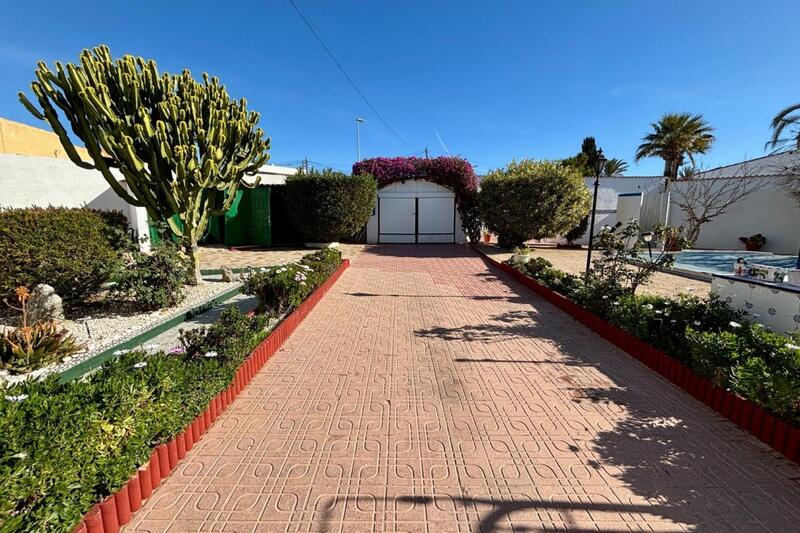 4 Cuarto Villa en venta