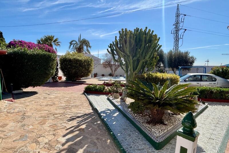 4 Cuarto Villa en venta