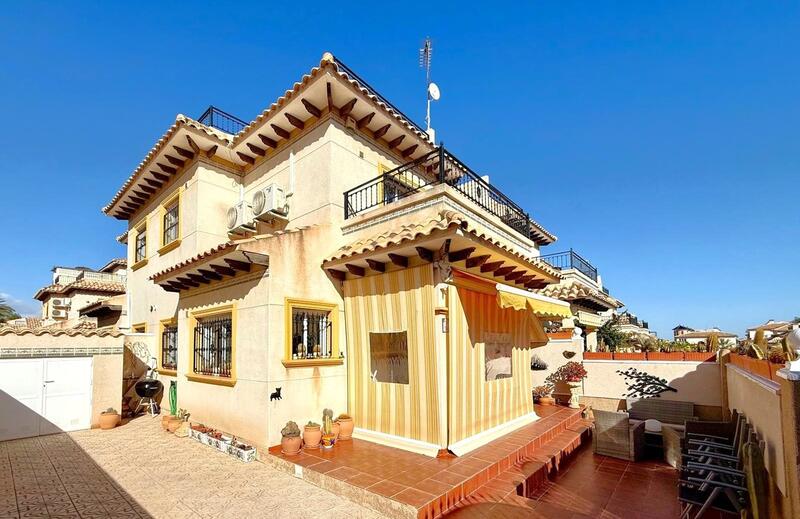Radhus till salu i Villamartin, Alicante