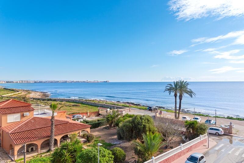 квартира продается в Punta Prima, Alicante