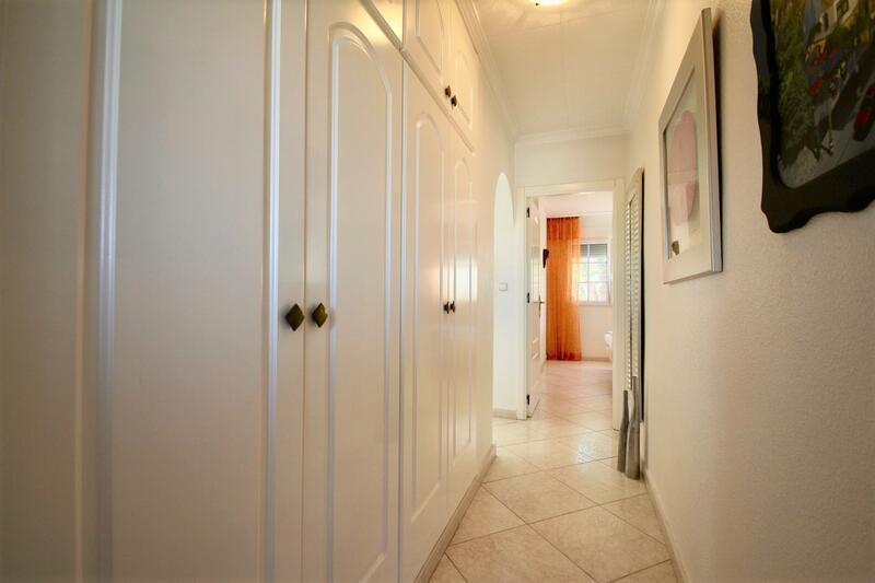 4 Cuarto Villa en venta