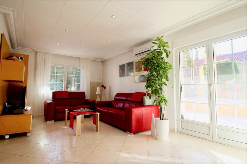 4 Cuarto Villa en venta