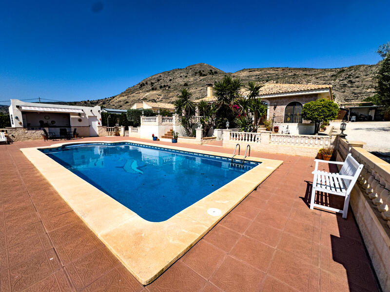 3 Cuarto Villa en venta