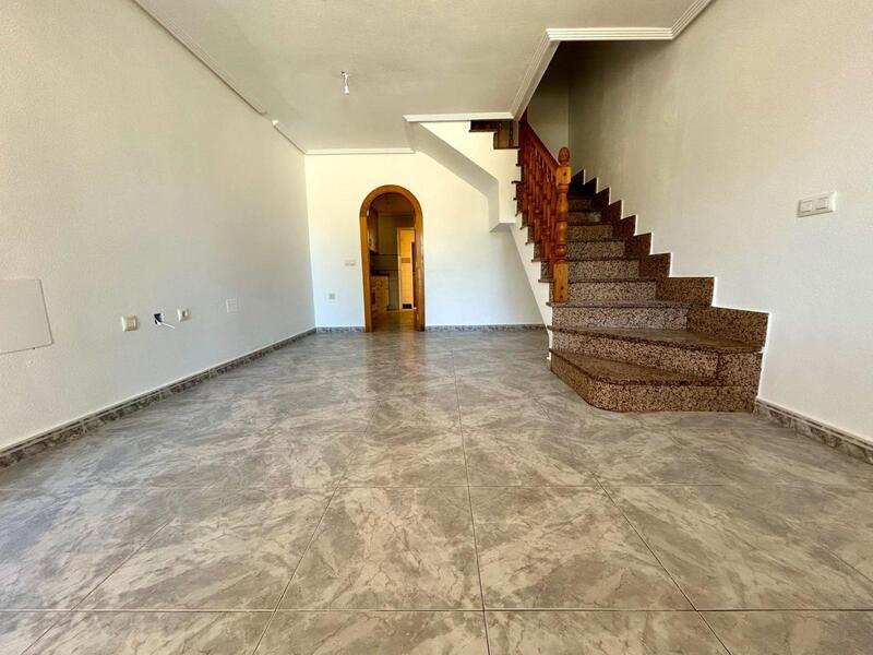 3 slaapkamer Gezinswoning Te koop