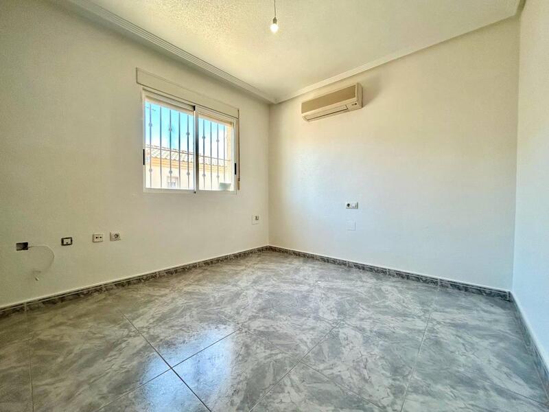 3 slaapkamer Gezinswoning Te koop