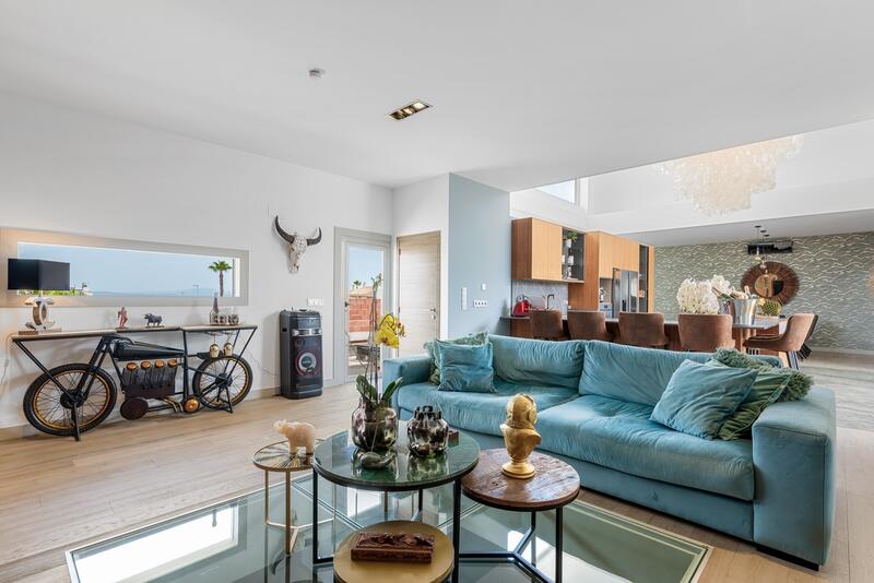 6 bedroom Villa for sale