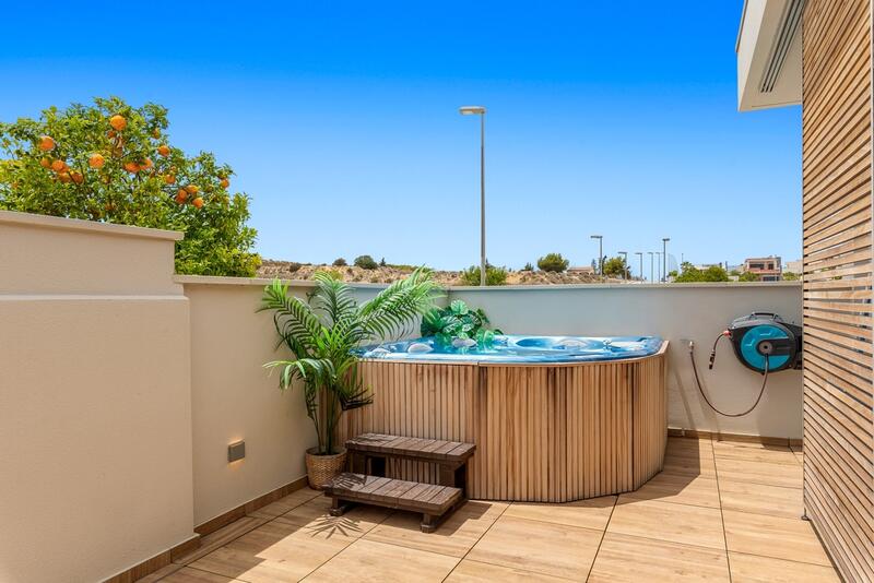 6 bedroom Villa for sale