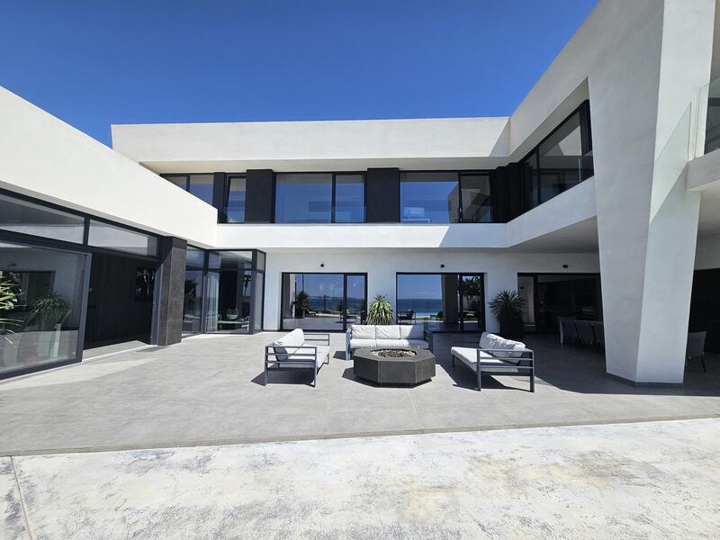 4 slaapkamer Villa Te koop