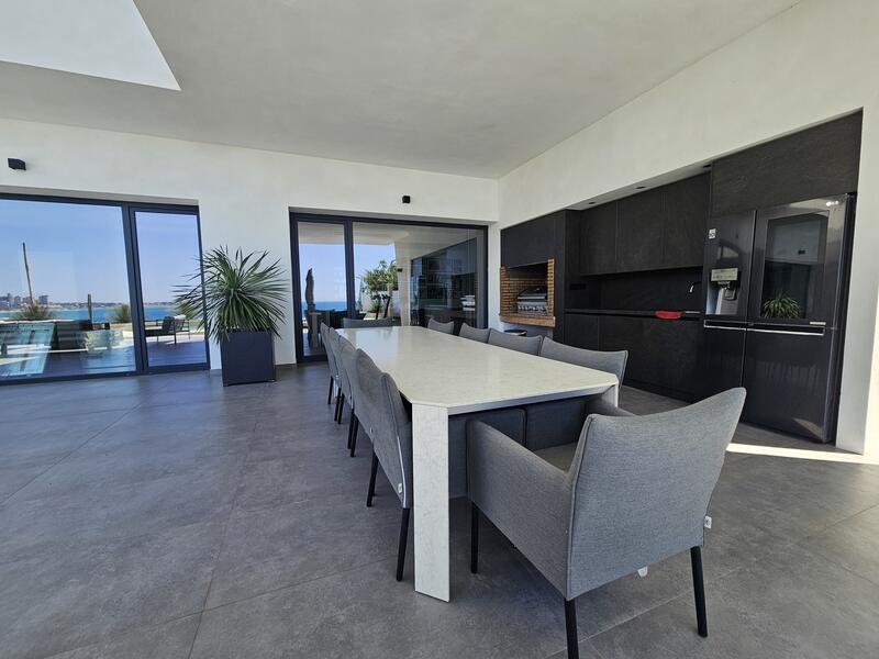 4 slaapkamer Villa Te koop