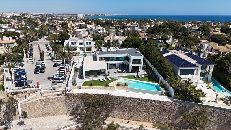 4 slaapkamer Villa Te koop