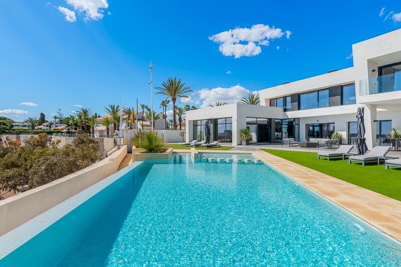 6 soveværelse Villa til salg