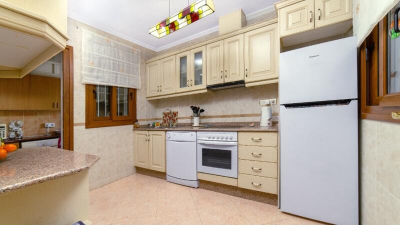 2 спальная комната вилла продается