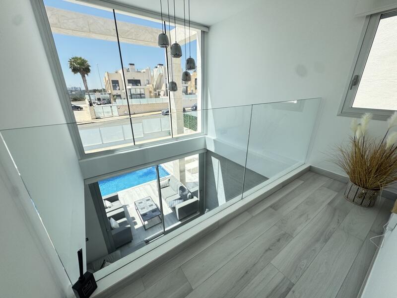 4 slaapkamer Villa Te koop