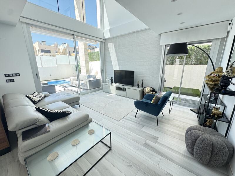 4 slaapkamer Villa Te koop
