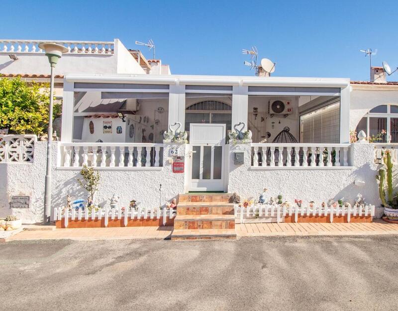 Villa til salgs i Torrevieja, Alicante