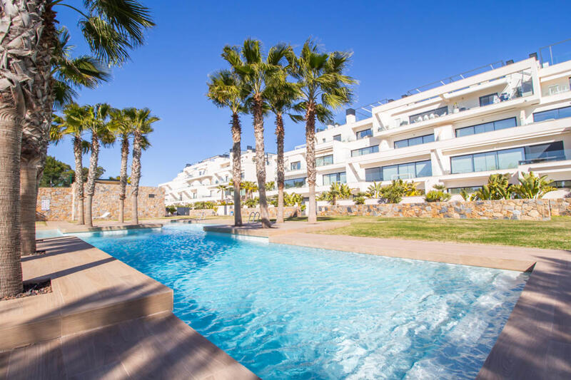 Apartamento en venta en Villamartin, Alicante