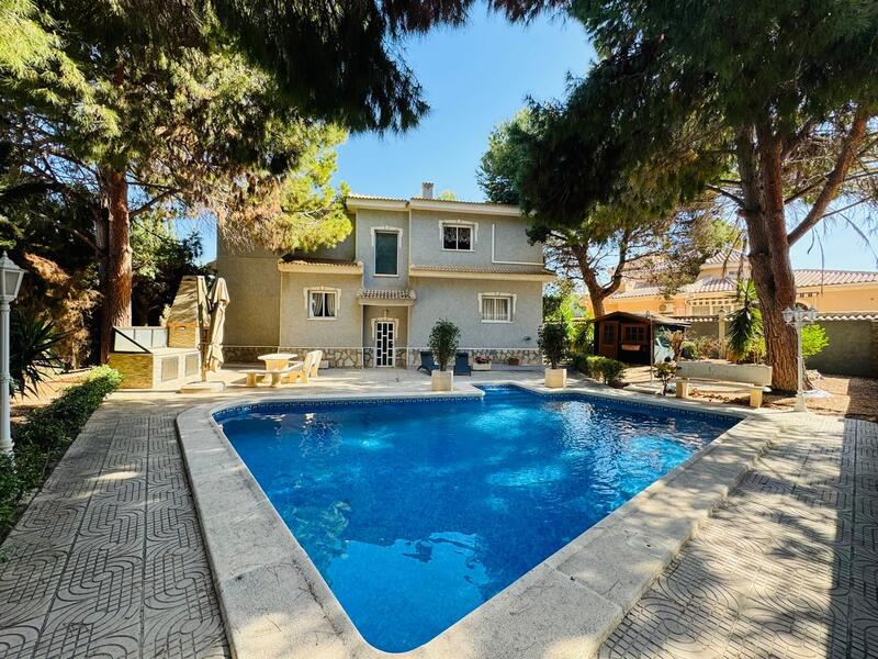 Villa til salg i Ciudad Quesada, Alicante
