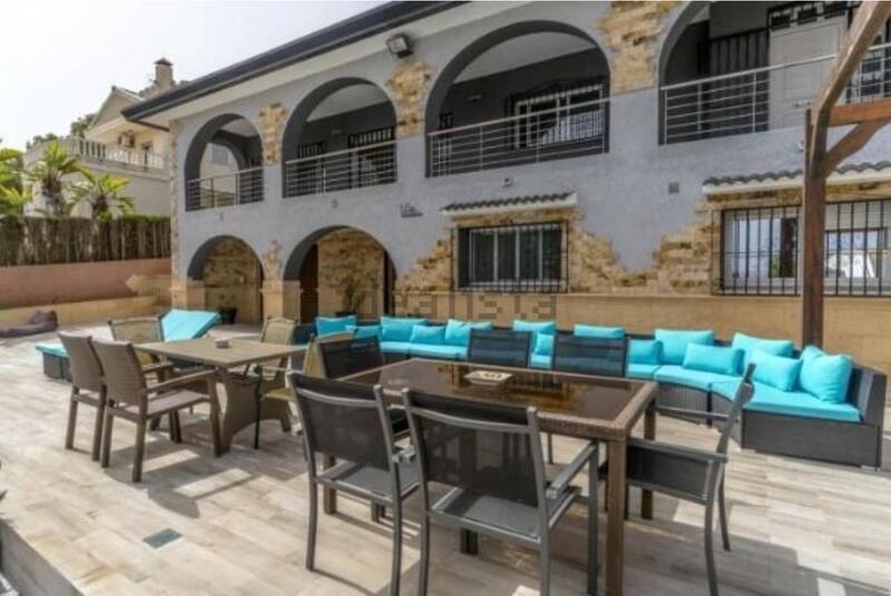 5 bedroom Villa for sale