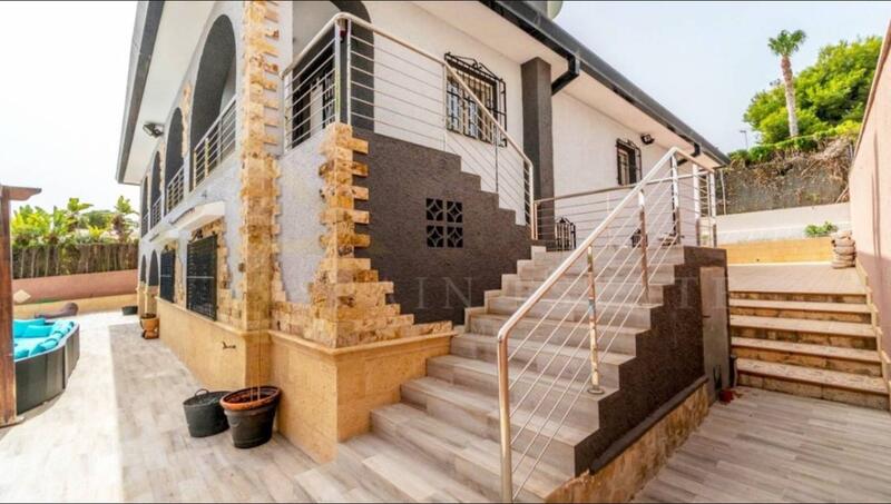 5 bedroom Villa for sale
