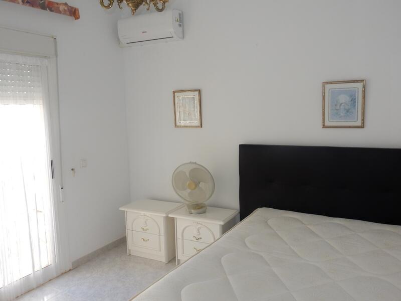 3 slaapkamer Gezinswoning Te koop