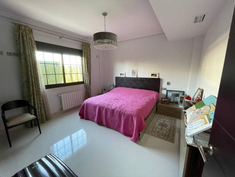 4 bedroom Villa for sale