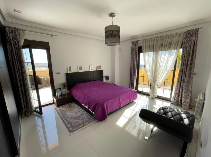4 bedroom Villa for sale