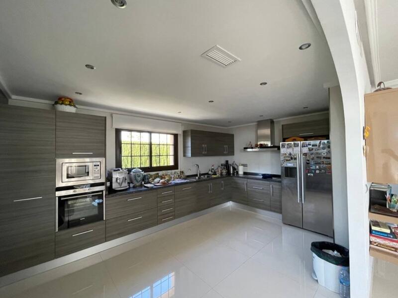 4 bedroom Villa for sale