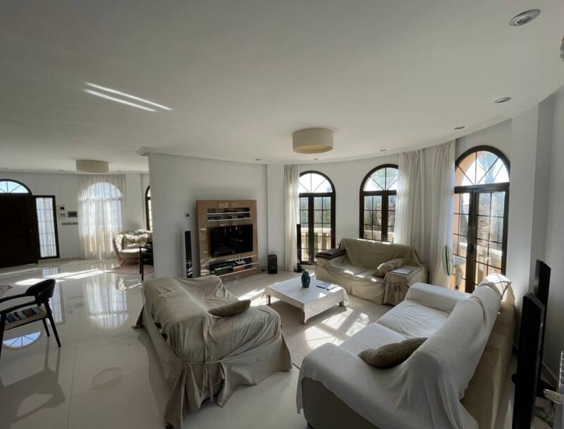 4 bedroom Villa for sale