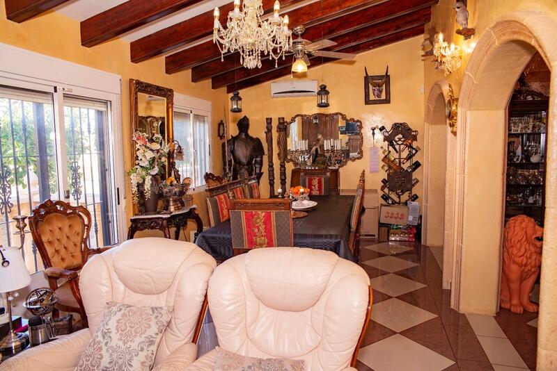 6 bedroom Country House for sale