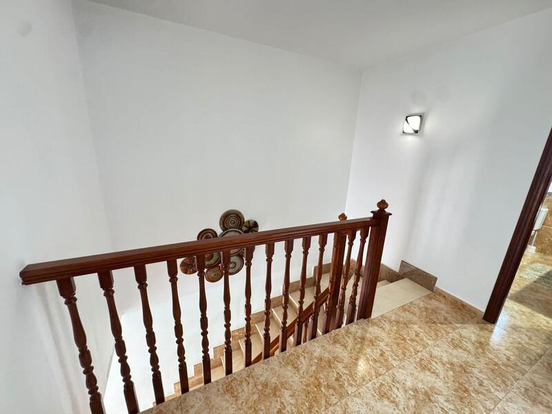 3 slaapkamer Gezinswoning Te koop