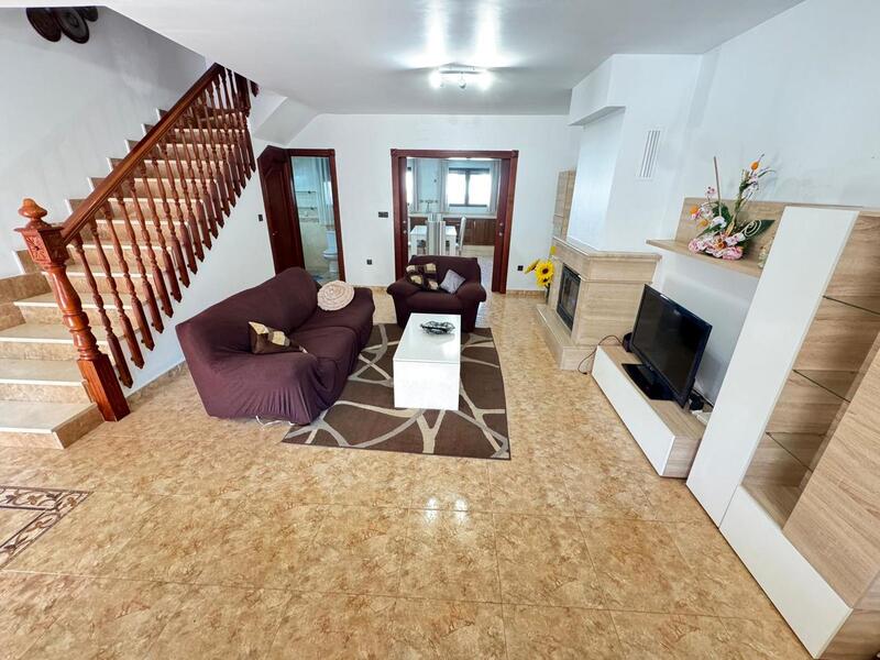 3 slaapkamer Gezinswoning Te koop