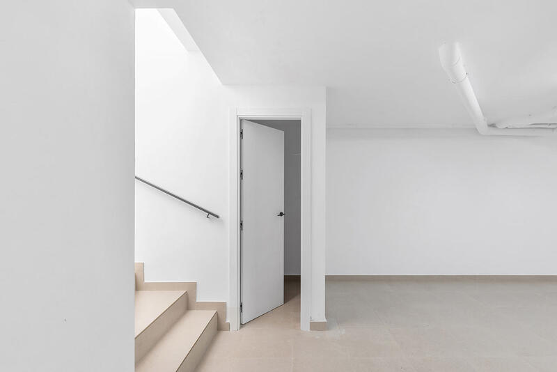 4 bedroom Townhouse for sale